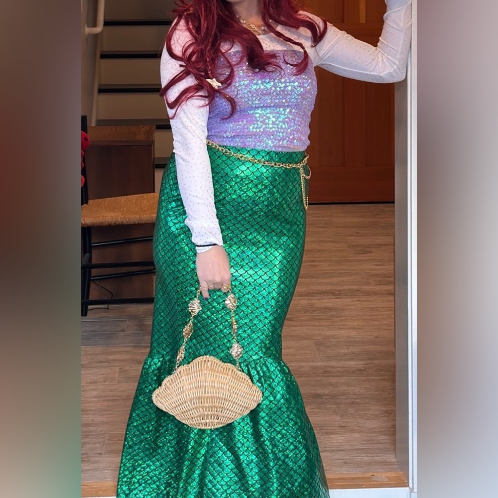 Women’s little mermaid costume